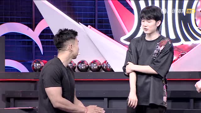 【2022年04月08日 湖人vs勇士集锦】曹健身教练的私教课堂 花式俯卧撑男人味十足