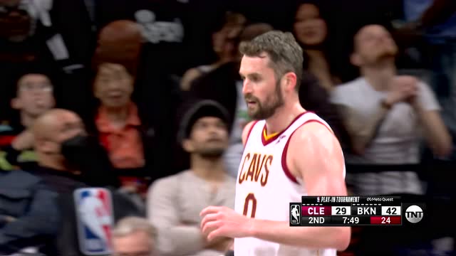 【2022年04月13日 騎士vs籃網(wǎng)集錦】不到最后一秒不放棄！勒維爾連續(xù)進攻無果樂福三分壓哨拯救回合