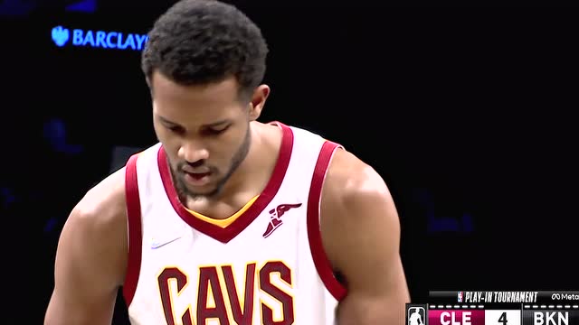 【2022年04月13日 騎士vs籃網(wǎng)集錦】莫布利彎腰虛晃頂飛莊神單手暴扣 莊神單手摘星搶板挽回顏面