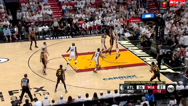 【2022年04月18日 老鷹vs熱火集錦】科林斯籃下接球 三人包夾之下完成2+1