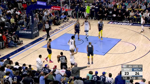 【2022年04月20日 森林狼vs灰熊集錦】莫蘭特面對(duì)三人空中拼命折疊被阻 裁判不吹，莫蘭特躺地鼓掌頗有深意！