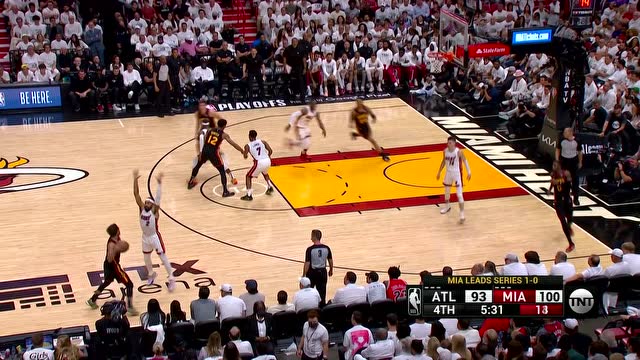 【2022年04月20日 老鹰vs热火集锦】飞身抢断强势快攻 巴特勒一骑绝尘双臂暴扣