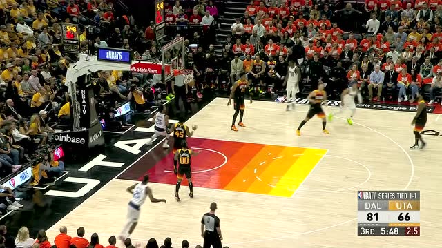 【2022年04月22日 独行侠vs爵士集锦】丁威迪单挑米切尔上篮得手 米切尔不甘示弱一条龙快攻打进