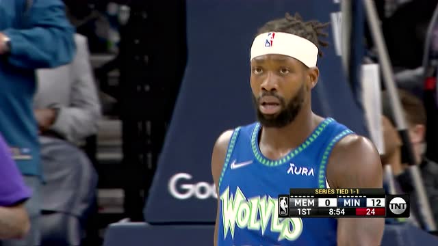 【2022年04月22日 灰熊vs森林狼集錦】什么叫人氣 球迷身著“我愛貝弗利”T恤觀戰(zhàn)
