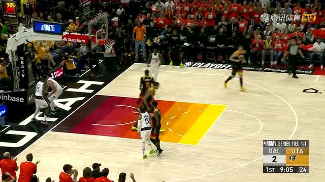 【2022年04月22日 独行侠vs爵士集锦】康利吸引火力送妙传 戈贝尔篮下吃饼起身双臂炸筐