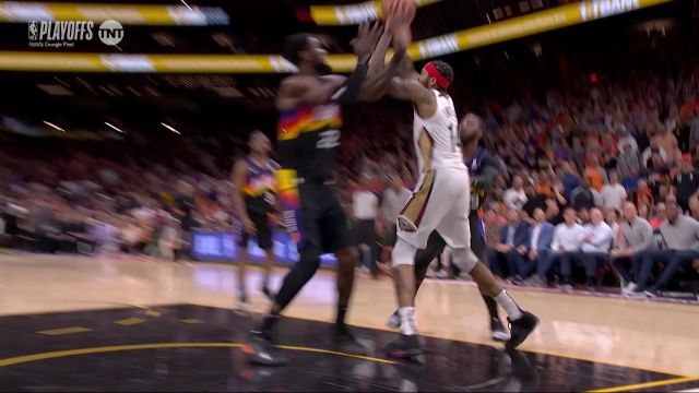 【2022年04月27日 鵜鶘vs太陽集錦】還好沒事！鶯歌底線突破撞擊后背身摔地