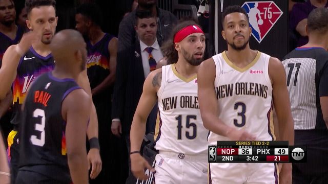 【2022年04月27日 鵜鶘vs太陽集錦】欺負(fù)我不成欺負(fù)我兄弟？阿爾瓦拉多搶斷艾頓氣的保羅上前追趕造成犯規(guī)
