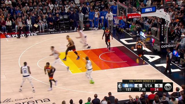 【2022年04月29日 独行侠vs爵士集锦】米切尔积极抢板补篮 东契奇骑马射箭抛投打板