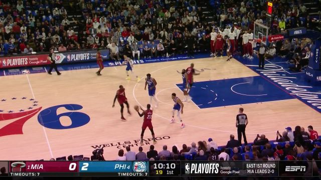 【2022年05月07日 热火vs76人集锦】巴特勒突破上篮 登哥毫无反应