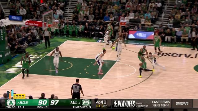 【2022年05月08日 凱爾特人vs雄鹿集錦】霍福德再中關鍵三分 第三探花拯救綠軍于水火之中