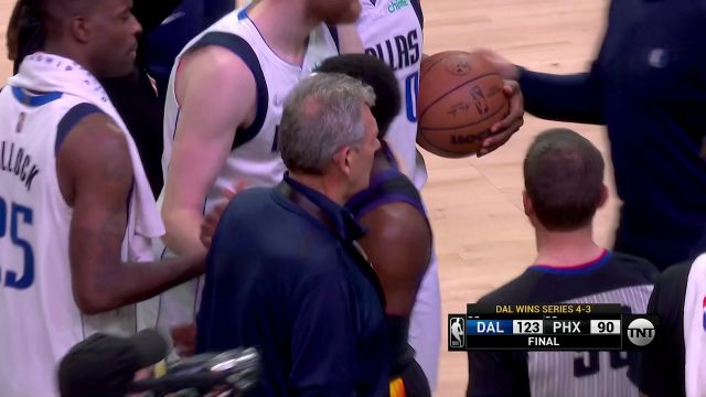 【2022年05月16日 独行侠vs太阳集锦】霍勒迪投三分引发博班不满 本来是送别拥抱险些变成斗殴