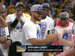 西决颁奖仪式现场！库里捧起NBA历史首个西决MVP奖杯