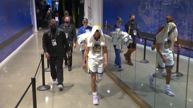 【2022年06月03日 凱爾特人vs勇士集錦】總決賽首戰(zhàn)慘遭逆轉 庫里一臉失落走回更衣室