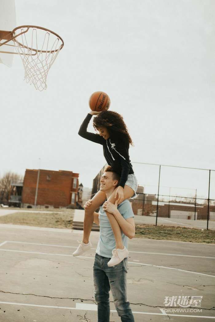 来一波情侣篮球手机壁纸，情侣也是能驱动篮球的魅力的（A71）