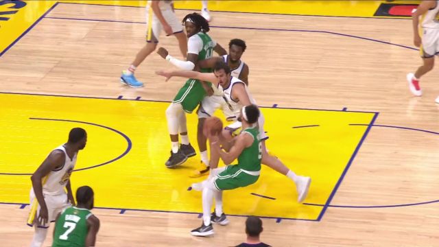 【2022年06月06日 凯尔特人vs勇士集锦】已是悬崖百丈冰 犹有花枝俏 怀特异军突起中投三分样样精通