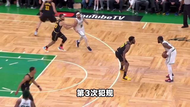 【2022年06月09日 勇士vs凱爾特人集錦】慢鏡頭回放庫(kù)里4次犯規(guī)：懷特夸張倒地引熱議，對(duì)斯馬特2次