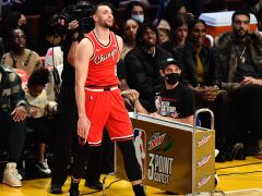 扎克·拉文(ZachLaVine)為第一個孩子的出生感到興奮