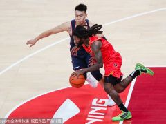 深圳男篮官宣：续约上赛季双外援布克与萨林杰