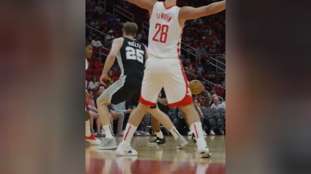 【2022年10月03日 马刺vs火箭集锦】配合默契十足 珀尔特尔突破上篮