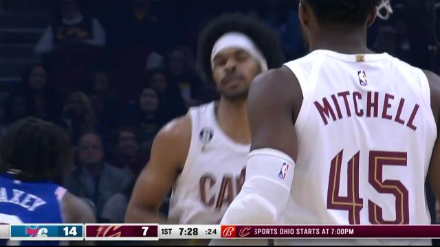 【2022年10月11日 76人vs骑士集锦】瞒天过海妙传连线 勒维尔助攻艾伦单臂扣篮