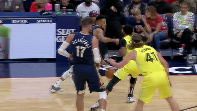 【2022年10月24日 爵士vs鵜鶘集錦】1v2也照打不誤 麥科勒姆見(jiàn)縫插針籃下取分