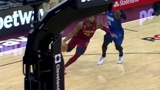 【2022年10月27日 魔术vs骑士集锦】米切尔假突真传吸引火力 勒维尔张弓搭箭三分制导