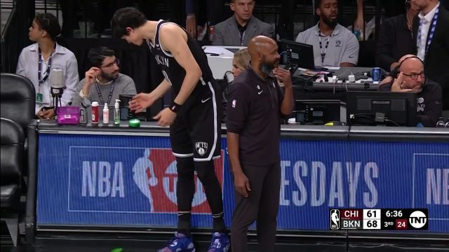 【2022年11月02日】NBA常規(guī)賽:公牛vs籃網(wǎng)第3節(jié)英文原聲回放
