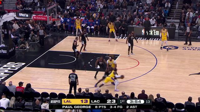 【2022年11月10日 湖人vs快船集锦】这配合无懈可击 纳恩连续助飞浓眉连送暴扣