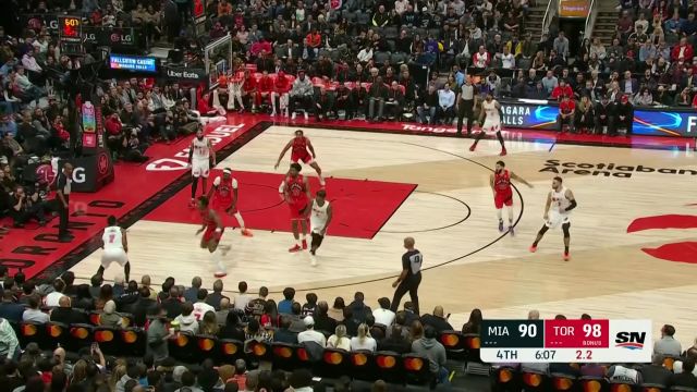 【2022年11月17日 热火vs猛龙集锦】时间刚刚好!巴特勒传球底角洛瑞点飞防守压哨命中