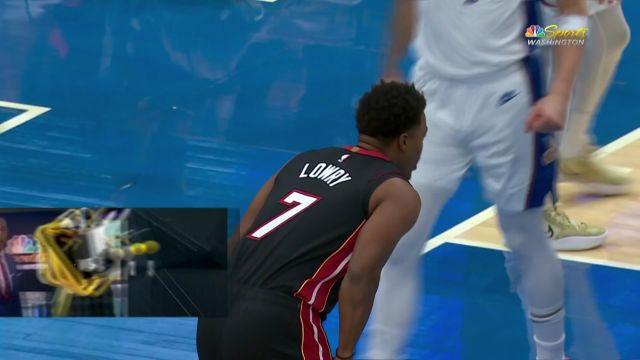 【2022年11月19日 热火vs奇才集锦】给新秀好好上一课 库兹马接队友底线发球直接打成2+1