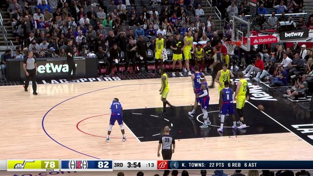 【2022年11月22日 爵士vs快船集锦】制霸内线气势如虹 马尔卡宁一柱擎天连续补篮打进
