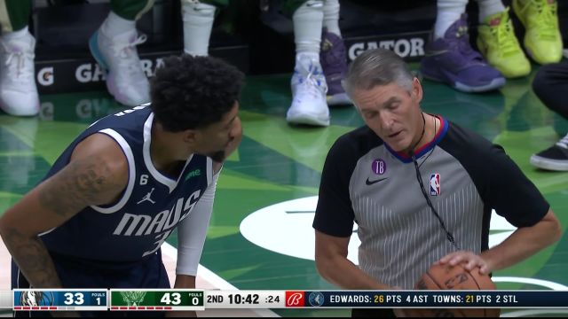 【2022年11月28日】NBA常規(guī)賽：獨(dú)行俠vs雄鹿第2節(jié)原聲解說回放