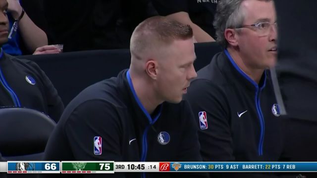 【2022年11月28日】NBA常規(guī)賽：獨(dú)行俠vs雄鹿第3節(jié)原聲解說回放