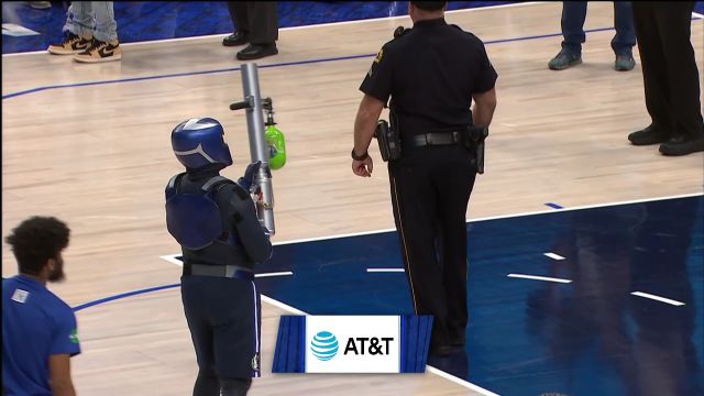 【2022年11月30日 勇士vs獨(dú)行俠集錦】NBA常規(guī)賽：勇士vs獨(dú)行俠第2節(jié)原聲解說回放