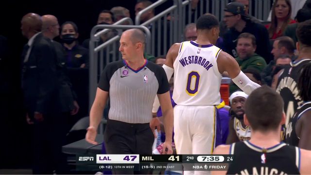 【2022年12月03日】NBA常規(guī)賽:湖人vs雄鹿第2節(jié)中文解說回放