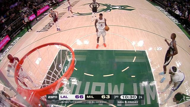 【2022年12月03日】NBA常規(guī)賽:湖人vs雄鹿第3節(jié)中文解說回放