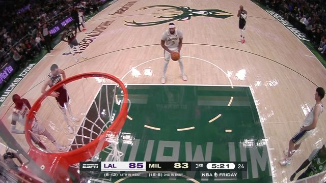 【2022年12月03日】NBA常規(guī)賽:湖人vs雄鹿第3節(jié)英文原聲回放
