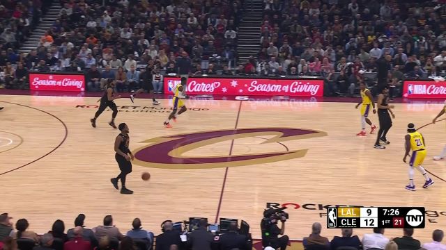 【2022年12月07日】NBA常規(guī)賽：湖人vs騎士第1節(jié)英文原聲回放