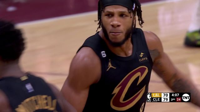 【2022年12月07日 湖人vs騎士集錦】天賦無情碾壓！米切爾生斷里弗斯隨即肆意炸筐大鵬展翅