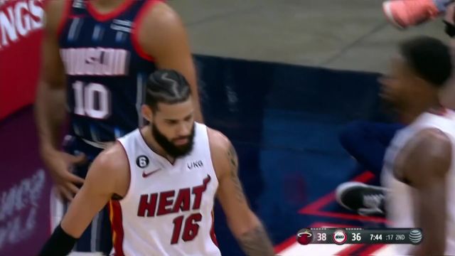 【2022年12月16日 熱火vs火箭集錦】突破兩人防守 馬丁挑籃2+1撕裂火箭禁區(qū)