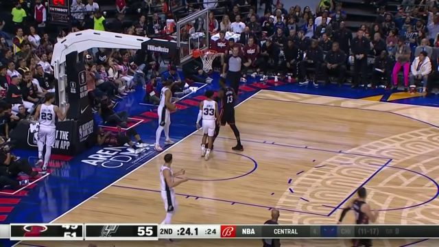 【2022年12月18日 热火vs马刺集锦】冲锋陷阵犀利突破 巴特勒迎着科林斯拉杆上篮打进2+1