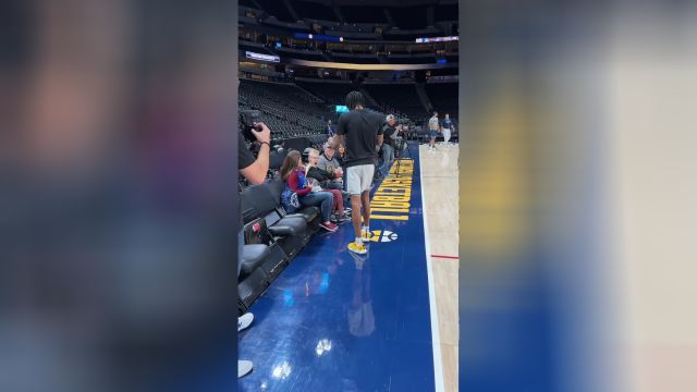 【2022年12月21日 灰熊vs掘金集锦】这就是NBA的温度! 海兰德和主场小球迷温情互动