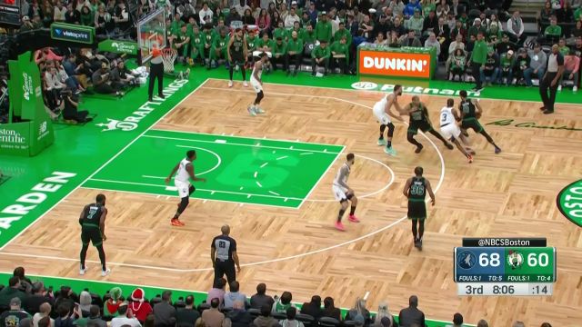 【2022年12月24日 森林狼vs凯尔特人集锦】强硬突破内线得手 怀特顶开拉塞尔篮下打板命中