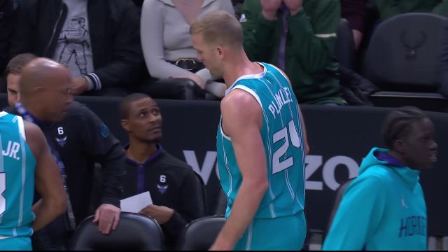 【2023年01月07日 黄蜂vs雄鹿集锦】黄蜂138-109雄鹿 罗齐尔39+4携手鲍尔24+12助队大胜