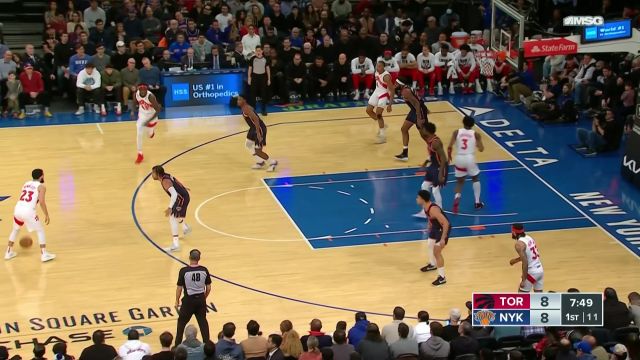 【2023年01月17日 猛龙vs尼克斯集锦】欺负你内线没高度！兰德尔再送空接助飞罗宾逊