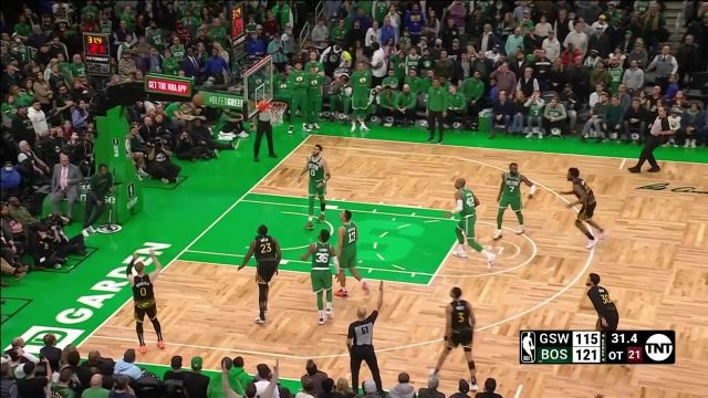 【2023年01月20日 勇士vs凱爾特人集錦】太關(guān)鍵了！迪溫琴佐底角三分應(yīng)聲入網(wǎng)