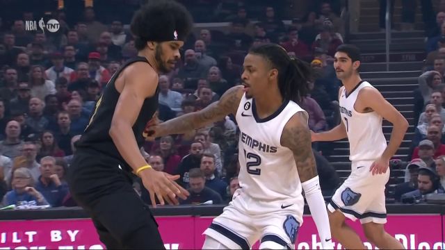 【2023年02月03日 灰熊vs骑士集锦】莫兰特大鹏展翅潇洒上篮 米切尔防守端钉板大帽贝恩