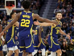 NBA常规赛:半场结束,勇士以110-89领先雷霆,汤普森33分2篮板