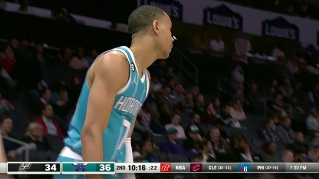 【2023年02月16日 馬刺vs黃蜂集錦】三球運(yùn)籌帷幄送出彩虹連線 米凱盧克平地起驚雷空接暴扣