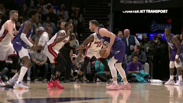 【2023年02月26日 热火vs黄蜂集锦】将功补过问题不大！巴特勒传球失误爆头希罗后贡献精妙防守